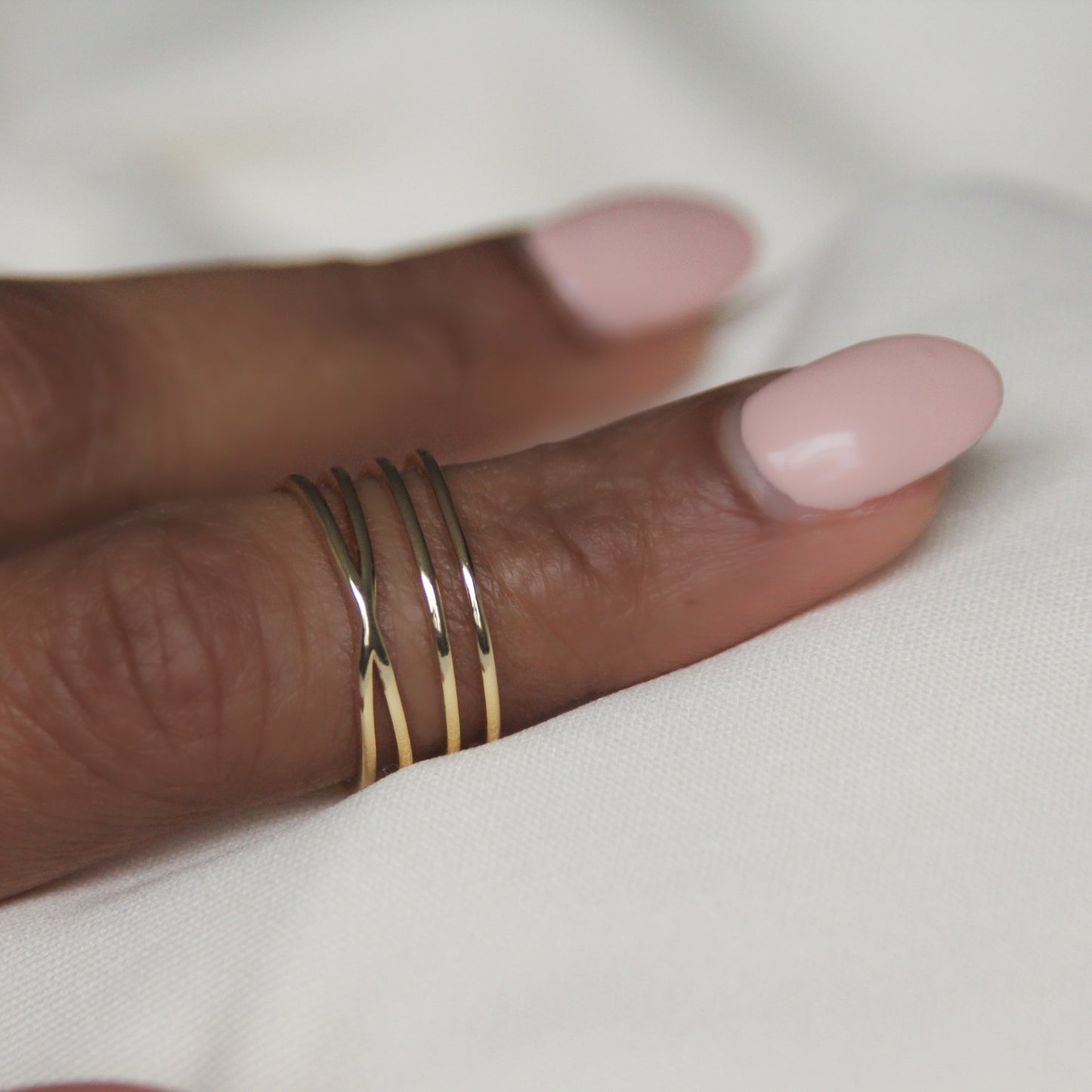Three Wire Cross Top Ring