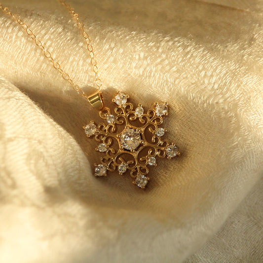 LucyKitty Gold Filled Freya Snowflake Pendant Necklace